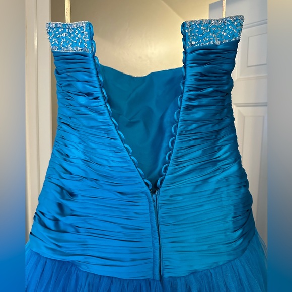Women’s Formal Blue Dress / Evening Gown - Picture 7 of 10